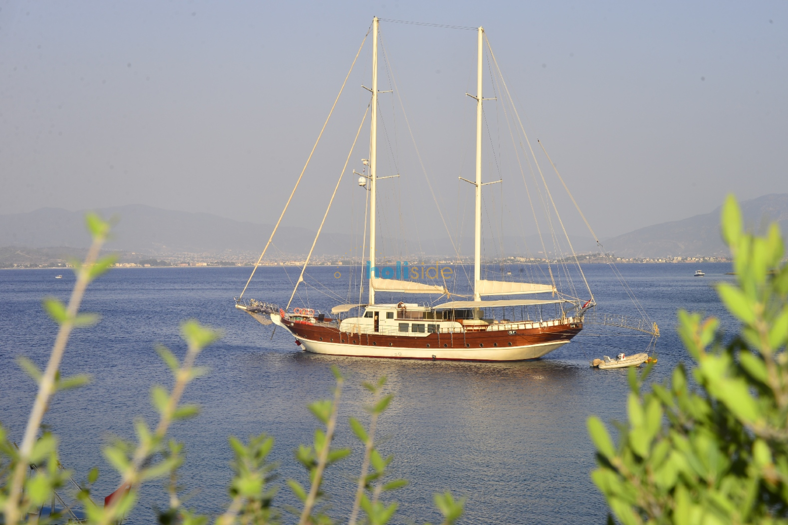 Berrak Su Gulet