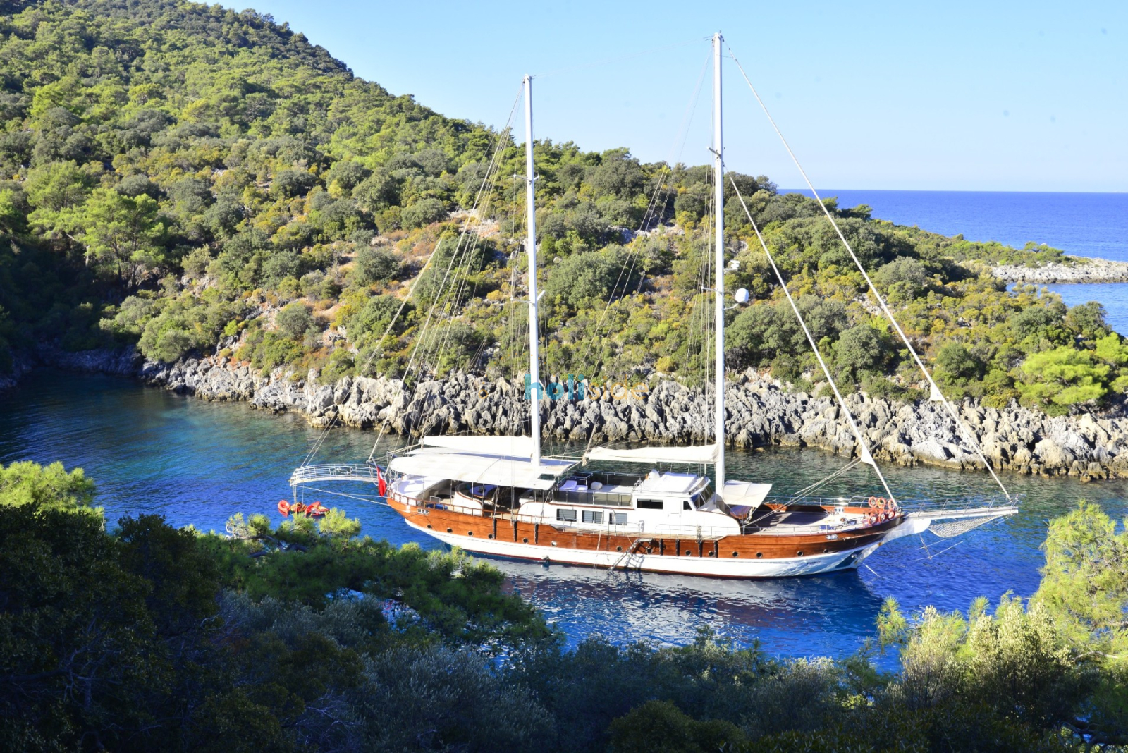 Berrak Su Gulet